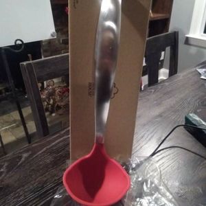 Cucharon rojo de Princess House